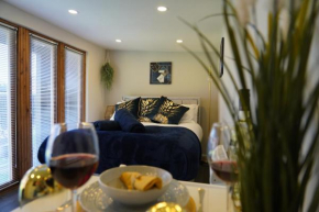 Tiny Home - 1 Bed Luxury Apt